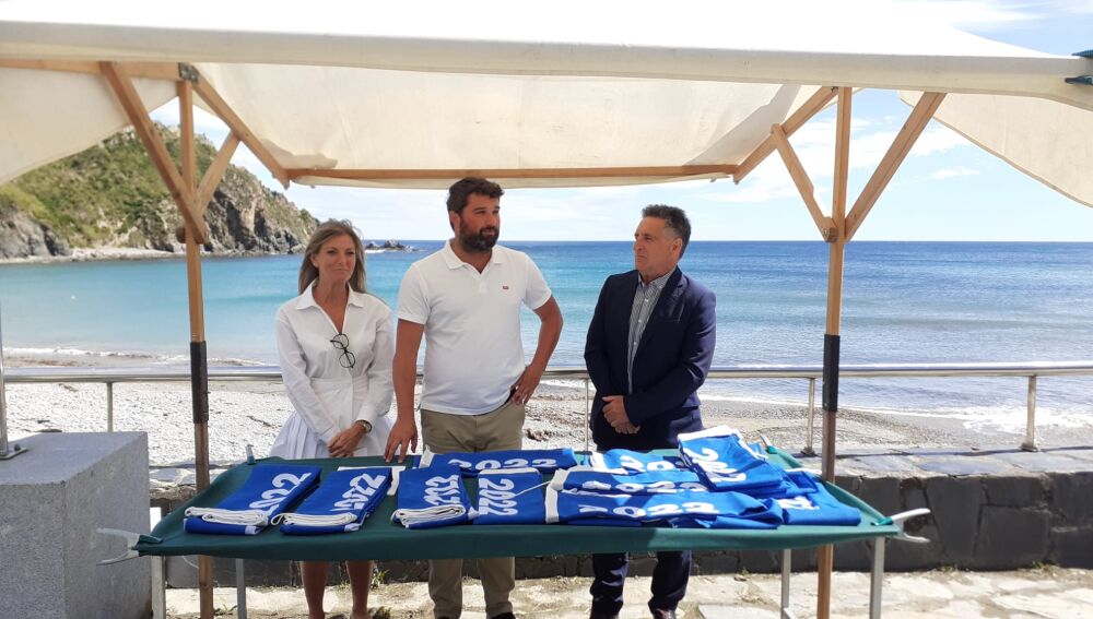 Graciela Blanco banderas azules refrendan la posición de Asturias como un destino de “sostenibilidad y calidad”.