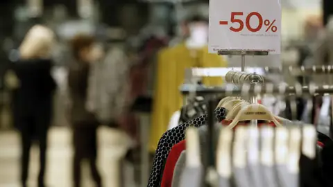 Las rebajas en app y web están restando clientes presenciales en las tiendas Las rebajas en app y web están restando clientes presenciales en las tiendas