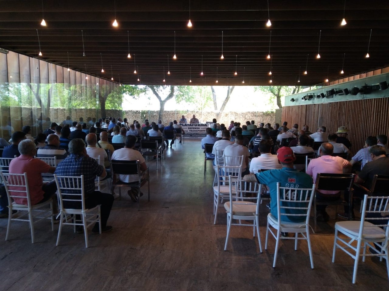 Transportistas de Ciudad Real consideran insuficientes las medidas del Gobierno para el sector Transportistas de Ciudad Real consideran insuficientes las medidas del Gobierno para el sector