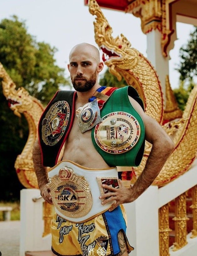 Carlos Coello, así es uno de los mejores luchadores del mundo de Muay Thai Carlos Coello, así es uno de los mejores luchadores del mundo de Muay Thai