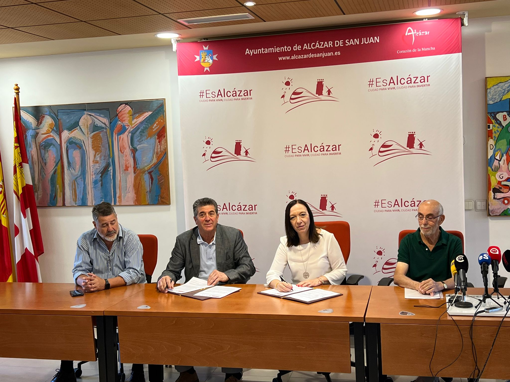 Renovado el convenio de colaboración anual con la Asociación Española contra el Cáncer Renovado el convenio de colaboración anual con la Asociación Española contra el Cáncer