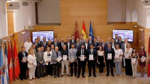 López Miras reclama para las infraestructuras la misma unidad que hubo para reconstruir Lorca tras los terremotos López Miras reclama para las infraestructuras la misma unidad que hubo para reconstruir Lorca tras los terremotos