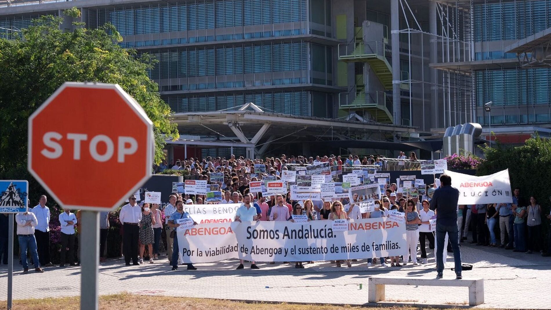 Preocupación y decepción en Abengoa, al quedarse, al menos de momento, fuera de los fondos COVID-19