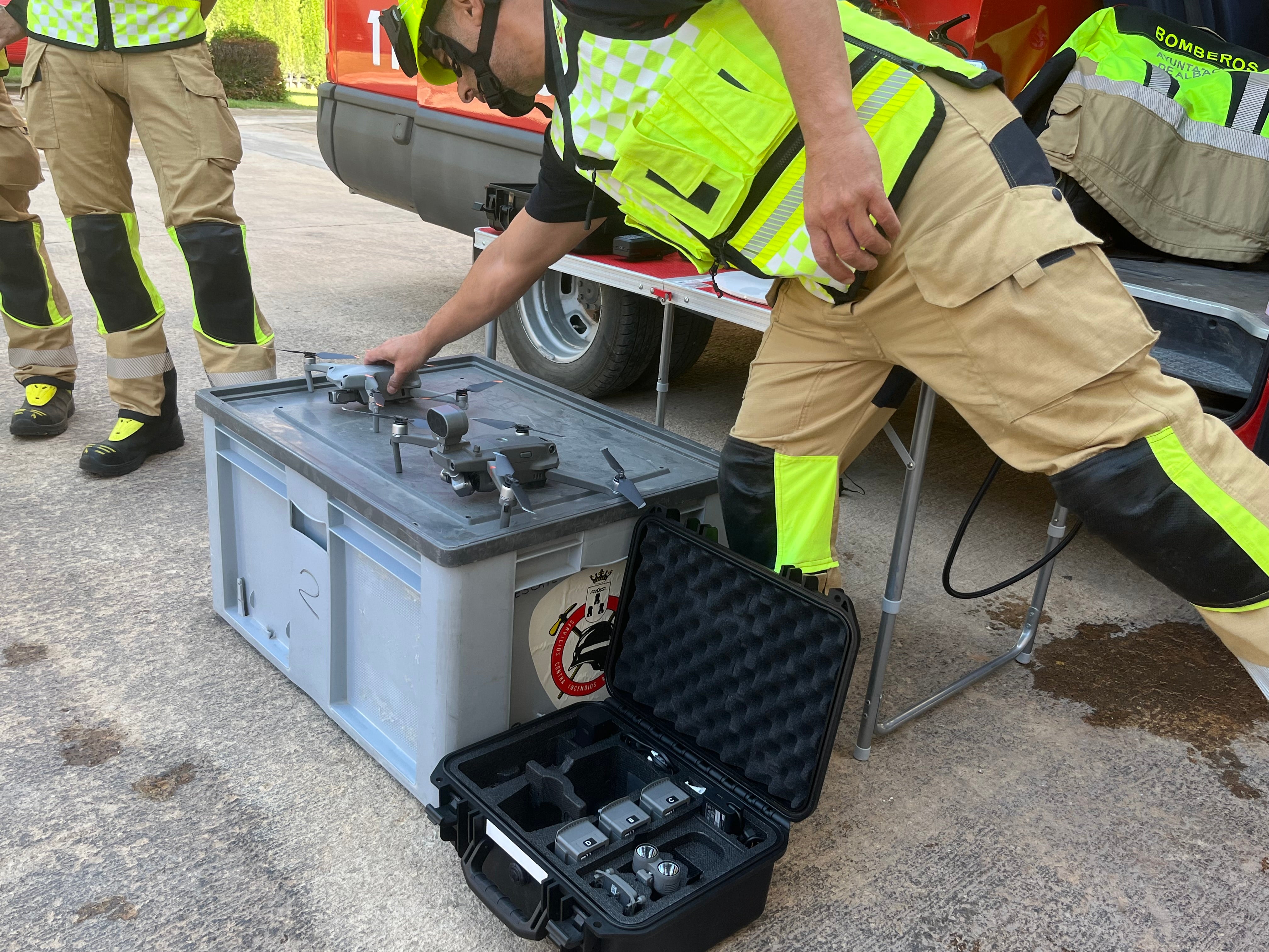 Bomberos de Albacete cuentan ya con drones que será de gran utilidad en los incendios Bomberos de Albacete cuentan ya con drones que será de gran utilidad en los incendios