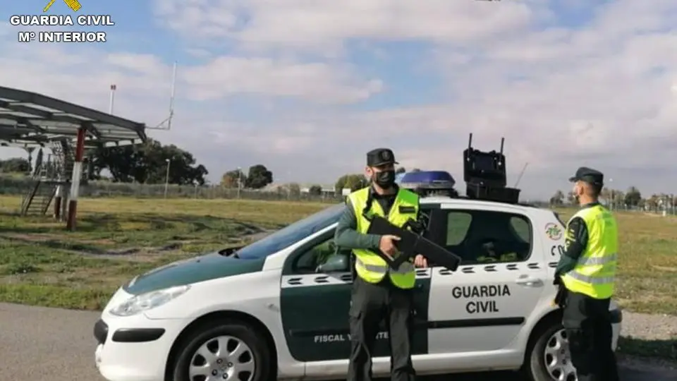 Agentes del Equipo PEGASO de la Guardia Civil en el Aeropuerto Alicante-Elche 'Miguel Hernández'. Agentes del Equipo PEGASO de la Guardia Civil en el Aeropuerto Alicante-Elche 'Miguel Hernández'.