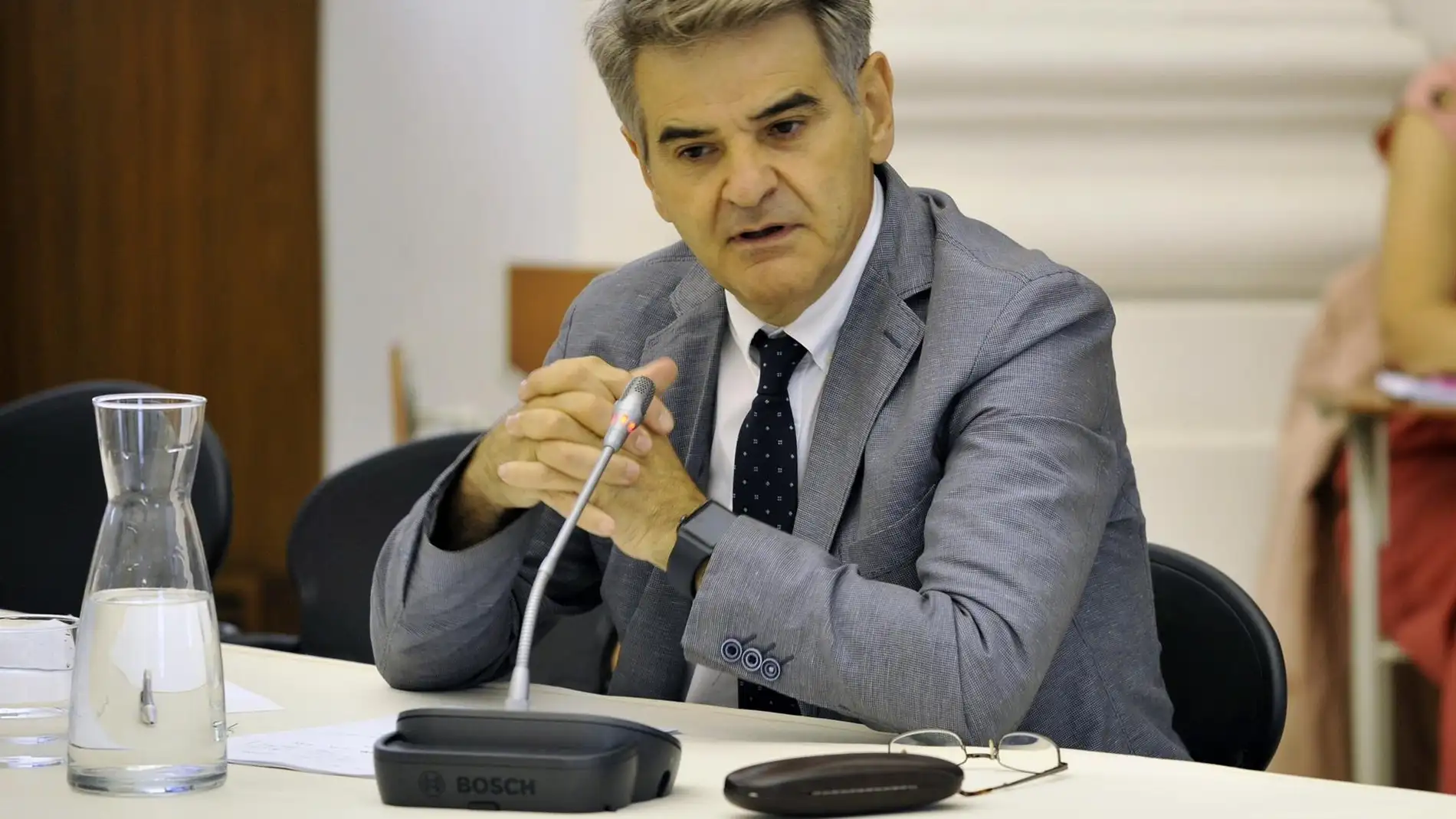El director del SES, Ceciliano Franco, en la Comisión de Sanidad de la Asamblea