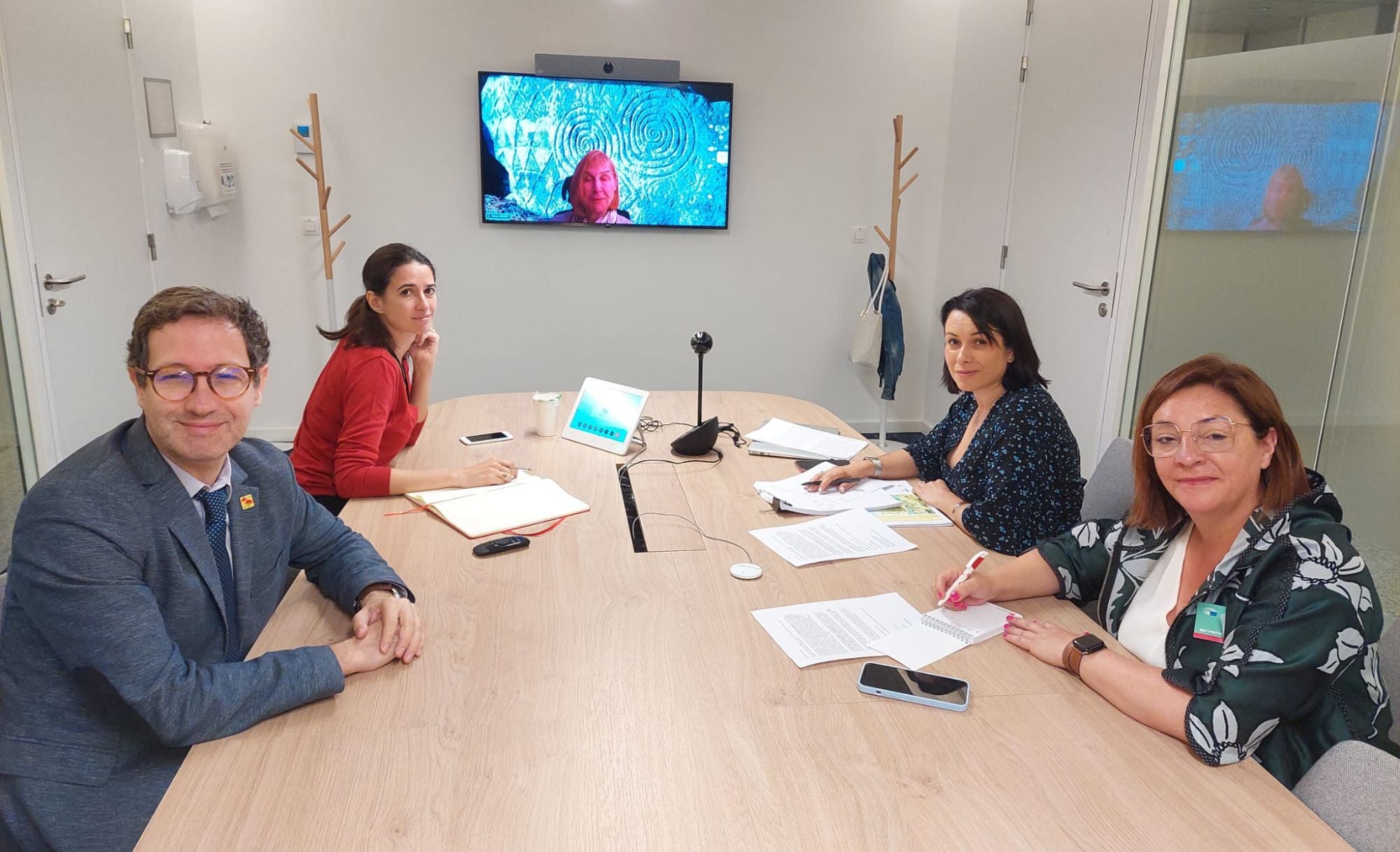 Encuentro de trabajo en Bruselas de Carolina Gracia tratando el patrimonio histórico y cultural de Orihuela Encuentro de trabajo en Bruselas de Carolina Gracia tratando el patrimonio histórico y cultural de Orihuela