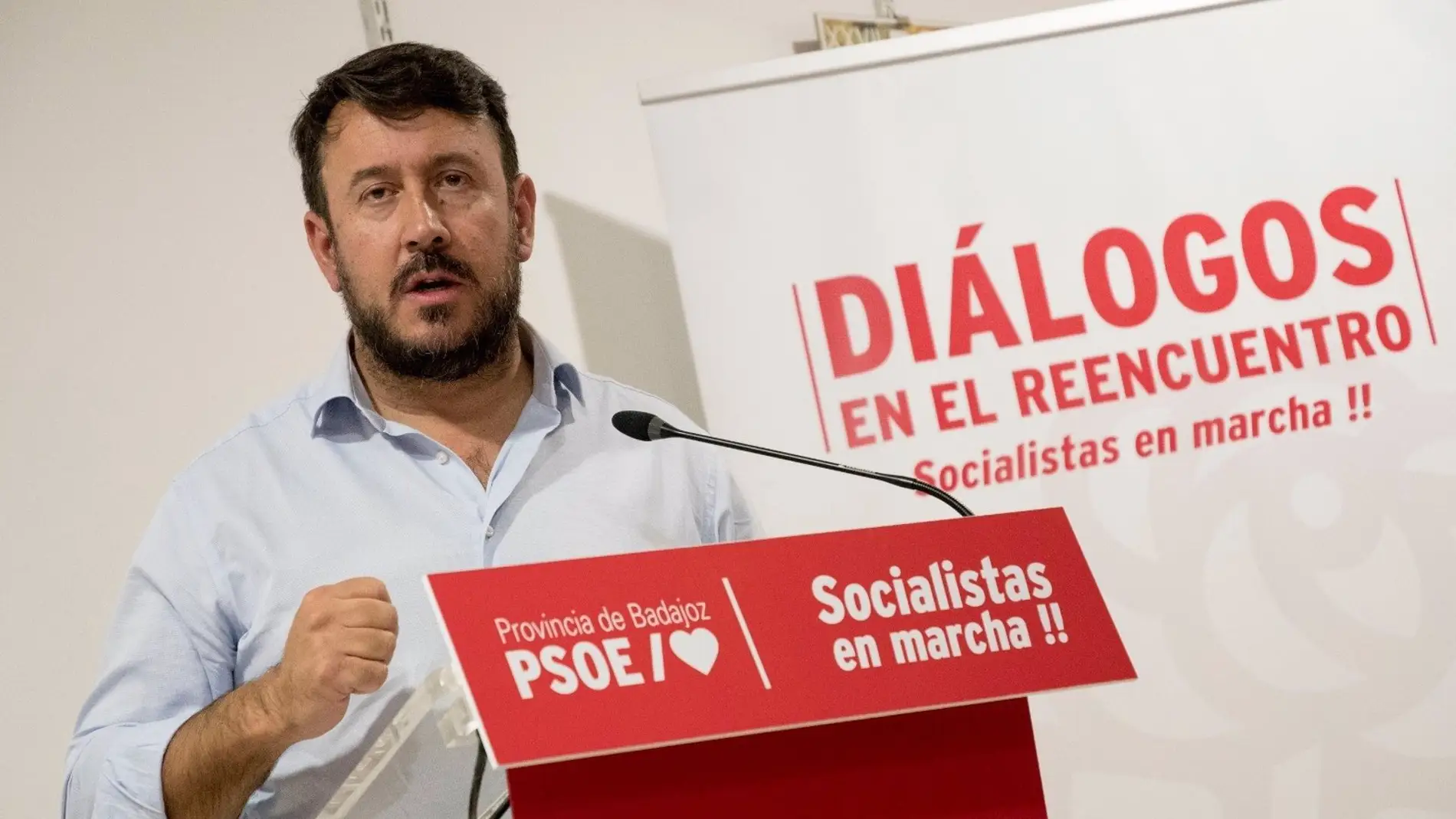 Rafael Lemus resalta como "gran diferencia" que cuando las cosas se complican el PSOE da respuestas y la derecha recorta