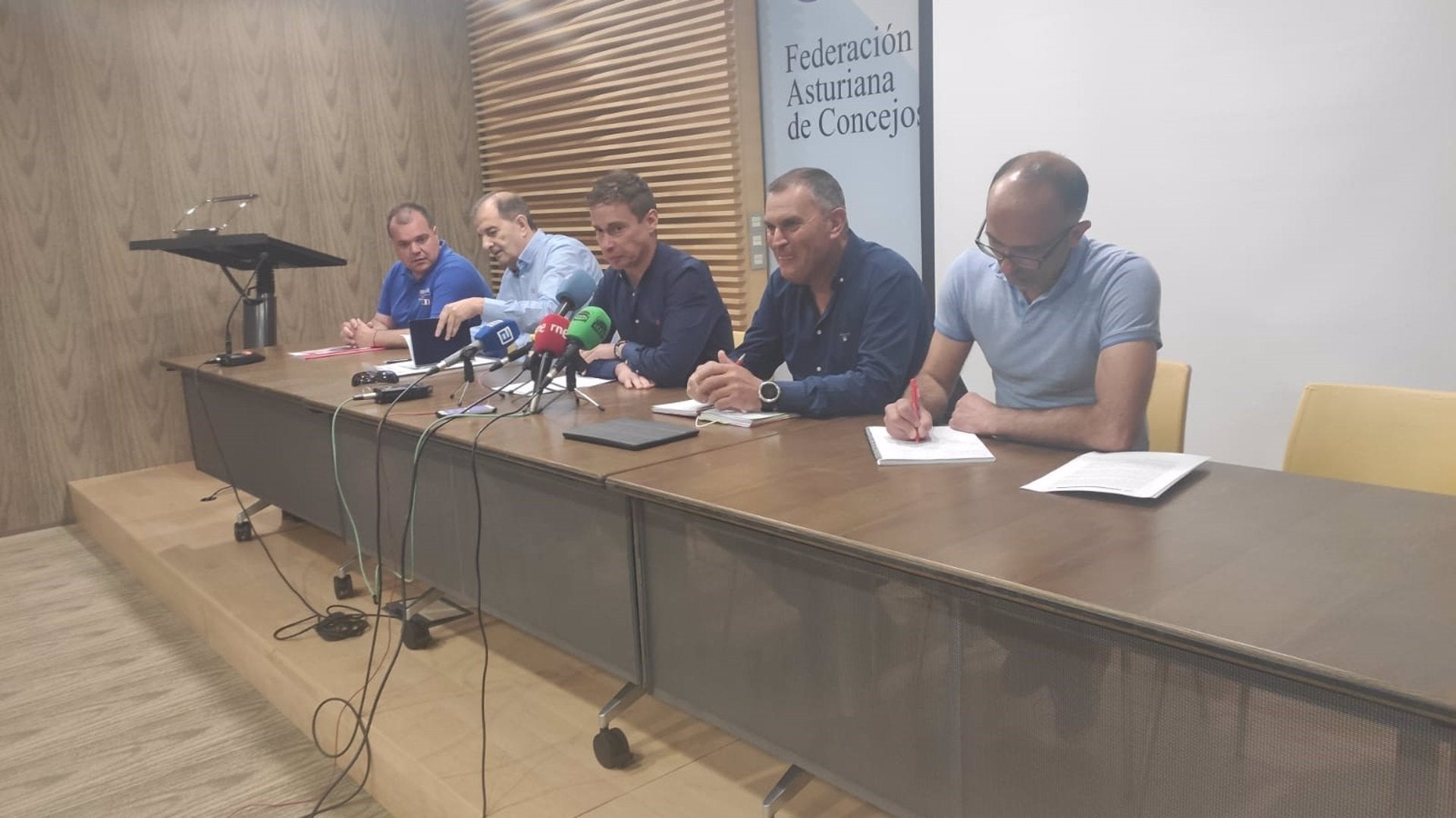 Sindicatos y comarcas mineras exigen el cumplimiento del plan del carbón Sindicatos y comarcas mineras exigen el cumplimiento del plan del carbón