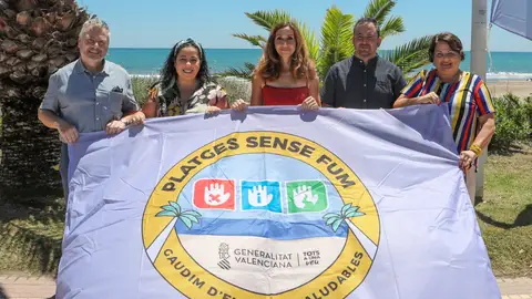 Castelló iza por segundo año la bandera de ‘Playa sin Humo’ en el Serradal