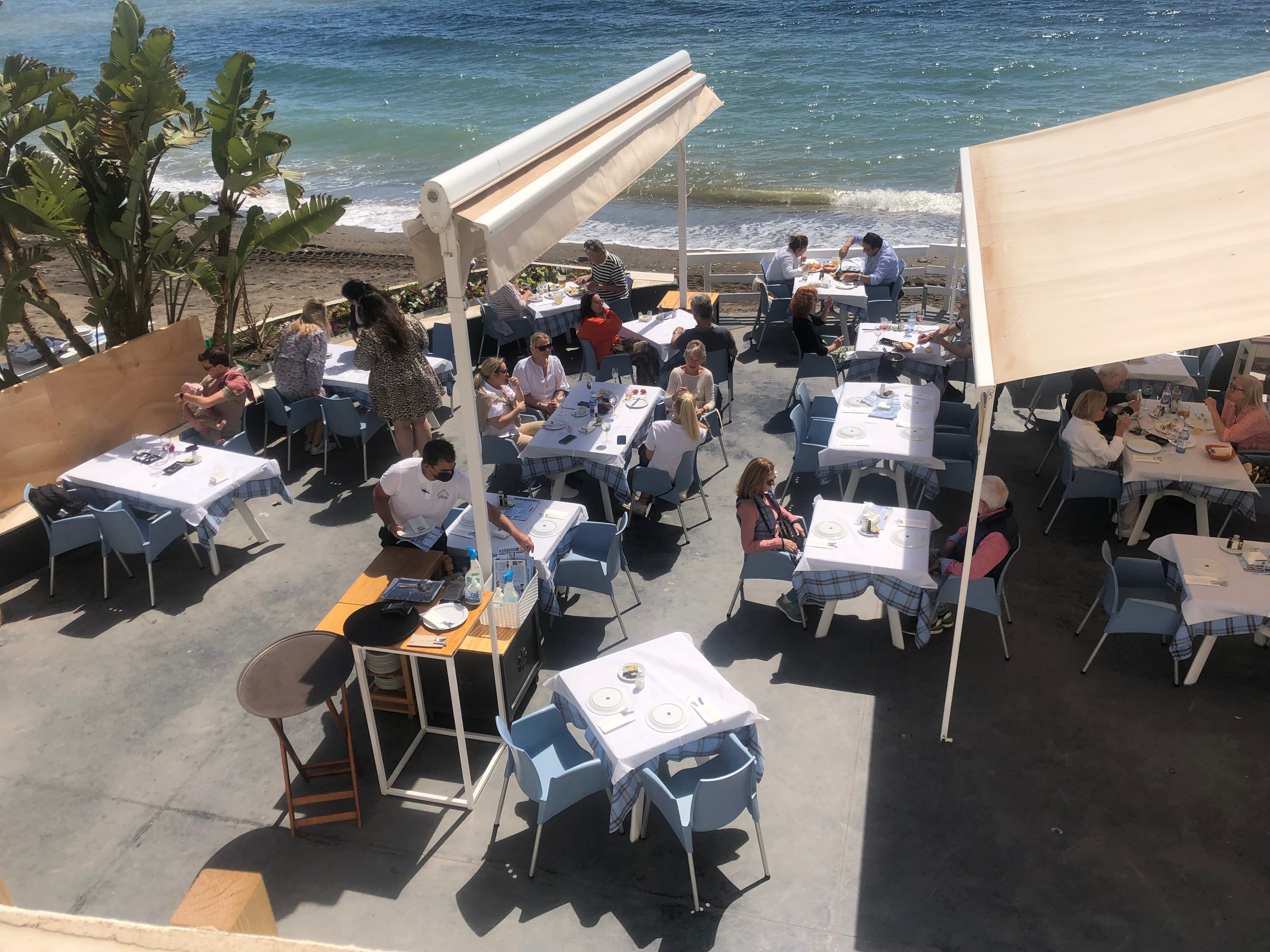 Los chiringuitos ya están preparados para 'hacer su agosto' Los chiringuitos ya están preparados para 'hacer su agosto'