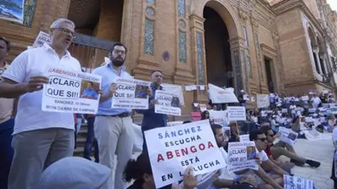 Trabajadores de Abengoa concentrados en Plaza España 