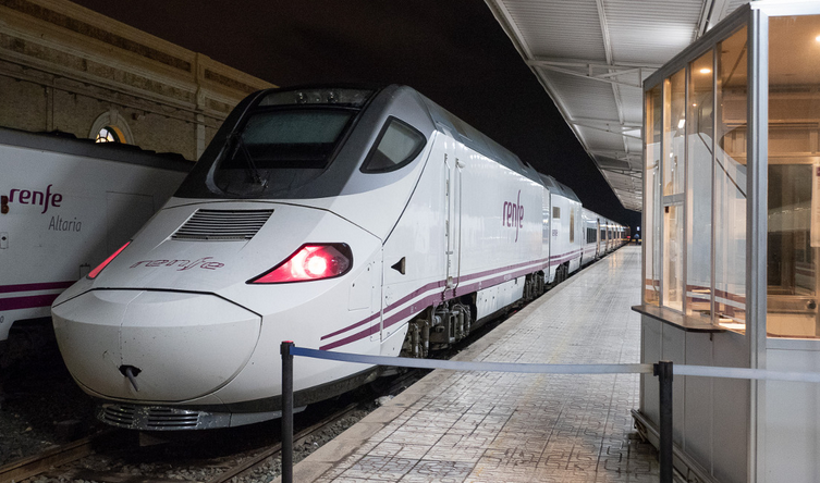 Adif invertirá 10,6 millones para conectar la línea de AVE Monforte del Cid-Murcia con la convencional Chinchilla-Cartagena Adif invertirá 10,6 millones para conectar la línea de AVE Monforte del Cid-Murcia con la convencional Chinchilla-Cartagena