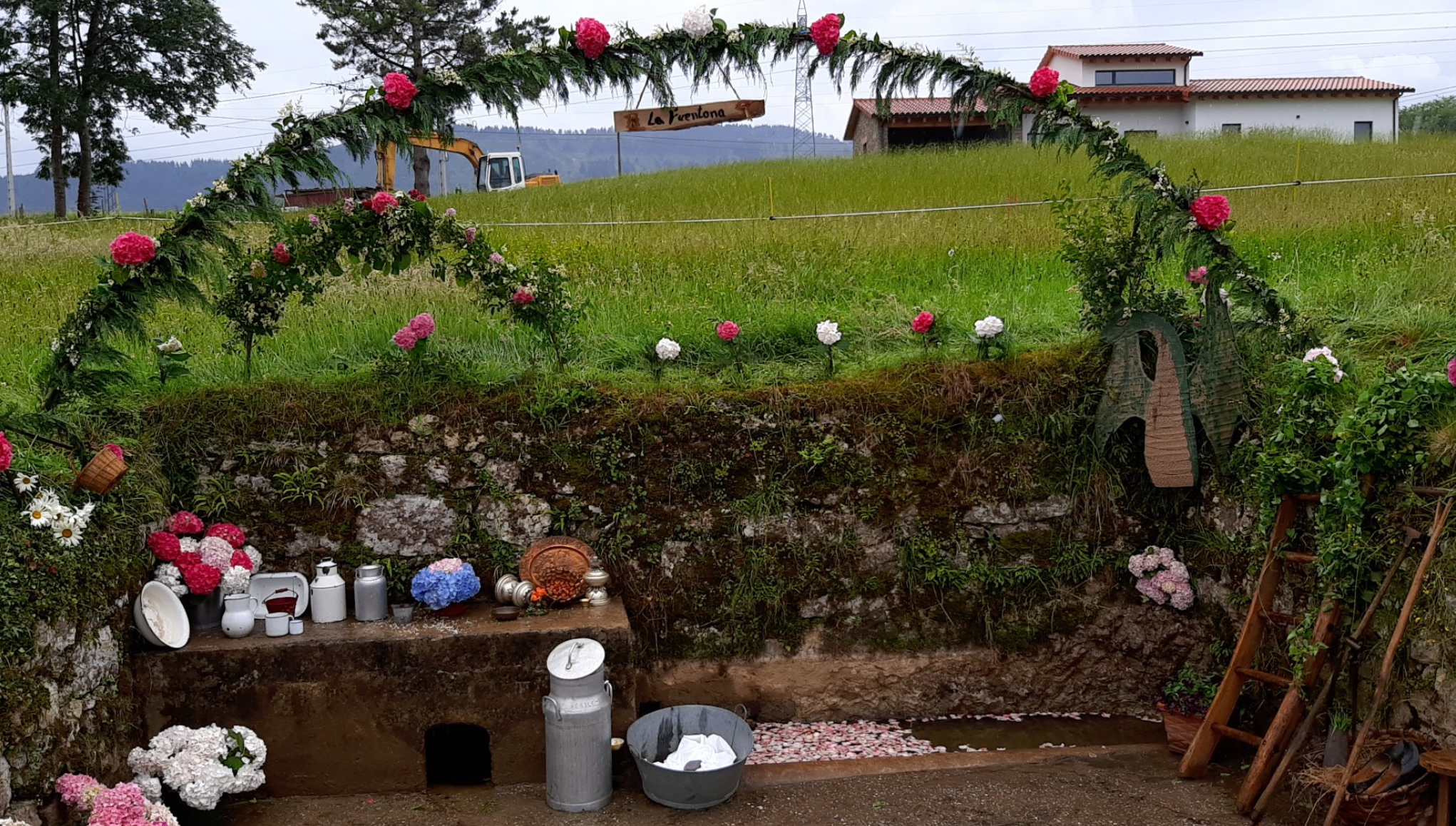 El Roblón de Coya vence en el concurso de enramáu de fuentes de Piloña El Roblón de Coya vence en el concurso de enramáu de fuentes de Piloña