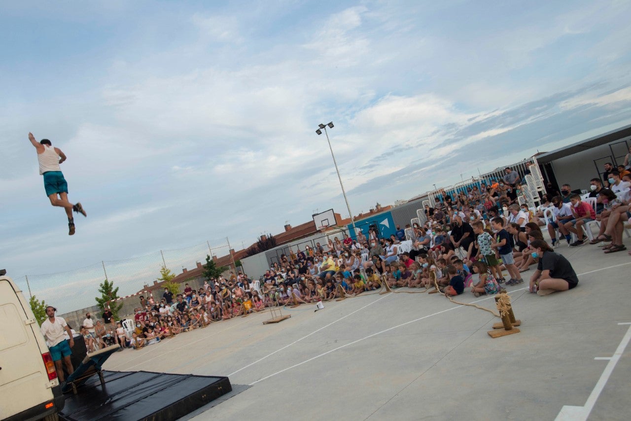 Tornen el circ i les arts en viu en la 9a edició del Circ Picat d'Alpicat Tornen el circ i les arts en viu en la 9a edició del Circ Picat d'Alpicat