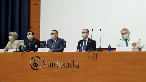 El consejero de Salud, Pablo Fernández Muñiz, que ha inaugurado hoy la III Jornada de pacientes con cáncer y familiares Cantabria y Asturias celebrad en el Hospital Universitario Marqués de Valdecilla. El consejero de Salud, Pablo Fernández Muñiz, que ha inaugurado hoy la III Jornada de pacientes con cáncer y familiares Cantabria y Asturias celebrad en el Hospital Universitario Marqués de Valdecilla.