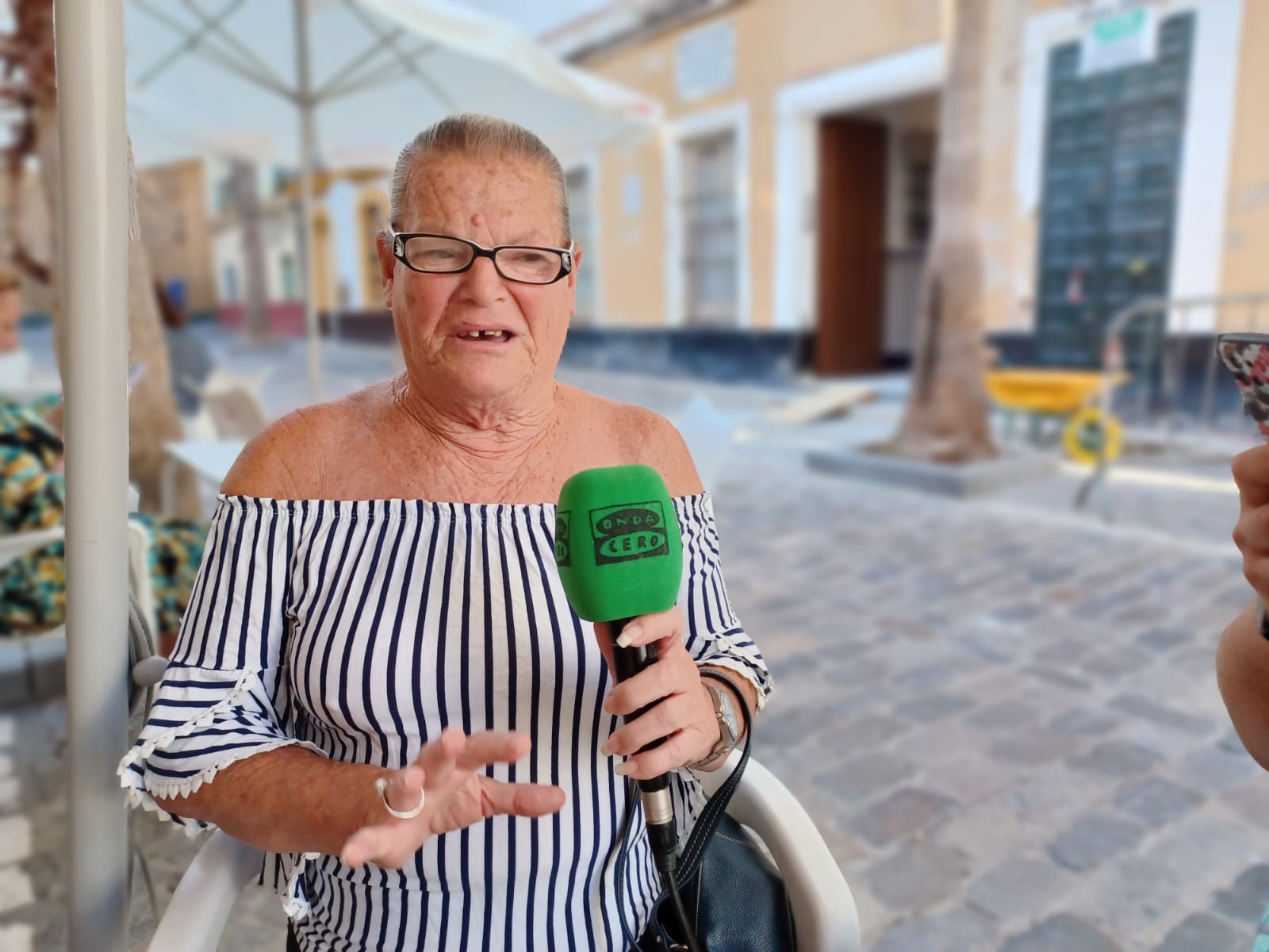 'La Petróleo' y 'La Salvaora' ya son eternas: Cádiz les dedica una calle en su barrio 'La Petróleo' y 'La Salvaora' ya son eternas: Cádiz les dedica una calle en su barrio
