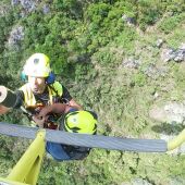 Un joven rescatado en helicóptero en la Cresta de les Agulles de Alzira