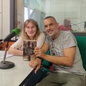 Alicia G. García y rafa Gutiérrez en los estudios de Onda Cero Gijón 