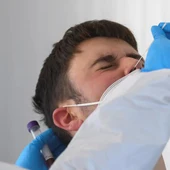 Realización de un test para detectar covid Realización de un test para detectar covid