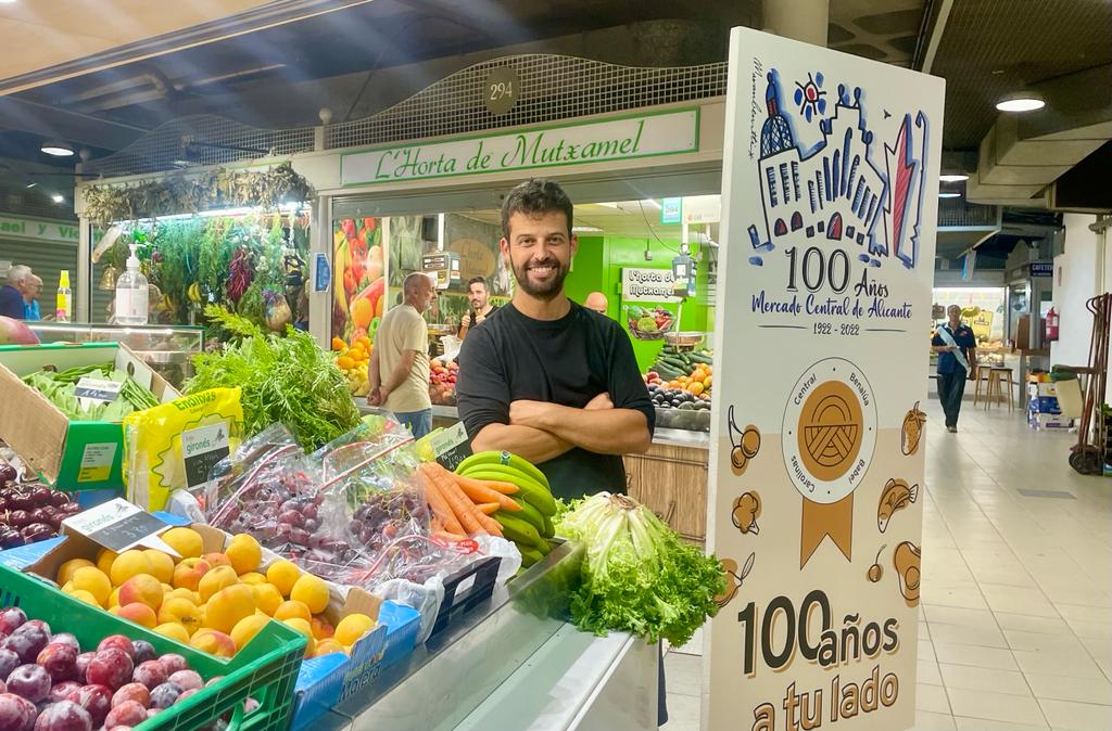 El Mercado Central de Alicante inicia la venta online de productos frescos y de temporada El Mercado Central de Alicante inicia la venta online de productos frescos y de temporada