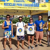 Conselleria y Ecoembes enseñan en La Vila Joiosa a "Reciclar para ConserMar" Conselleria y Ecoembes enseñan en La Vila Joiosa a "Reciclar para ConserMar"