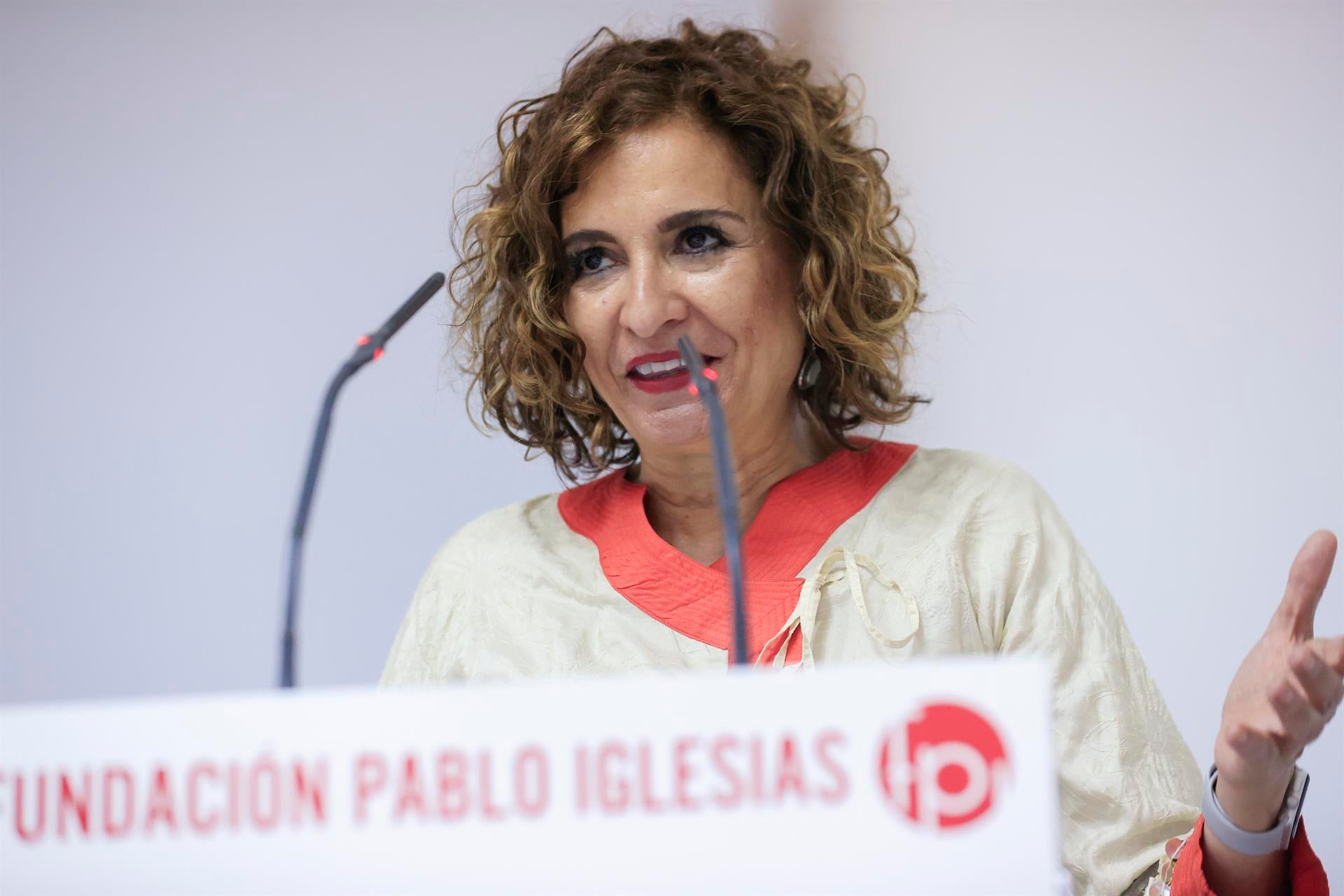 Ya se puede pedir la ayuda de 200 euros en la Agencia Tributaria: documentos y datos que necesitas Ya se puede pedir la ayuda de 200 euros en la Agencia Tributaria: documentos y datos que necesitas