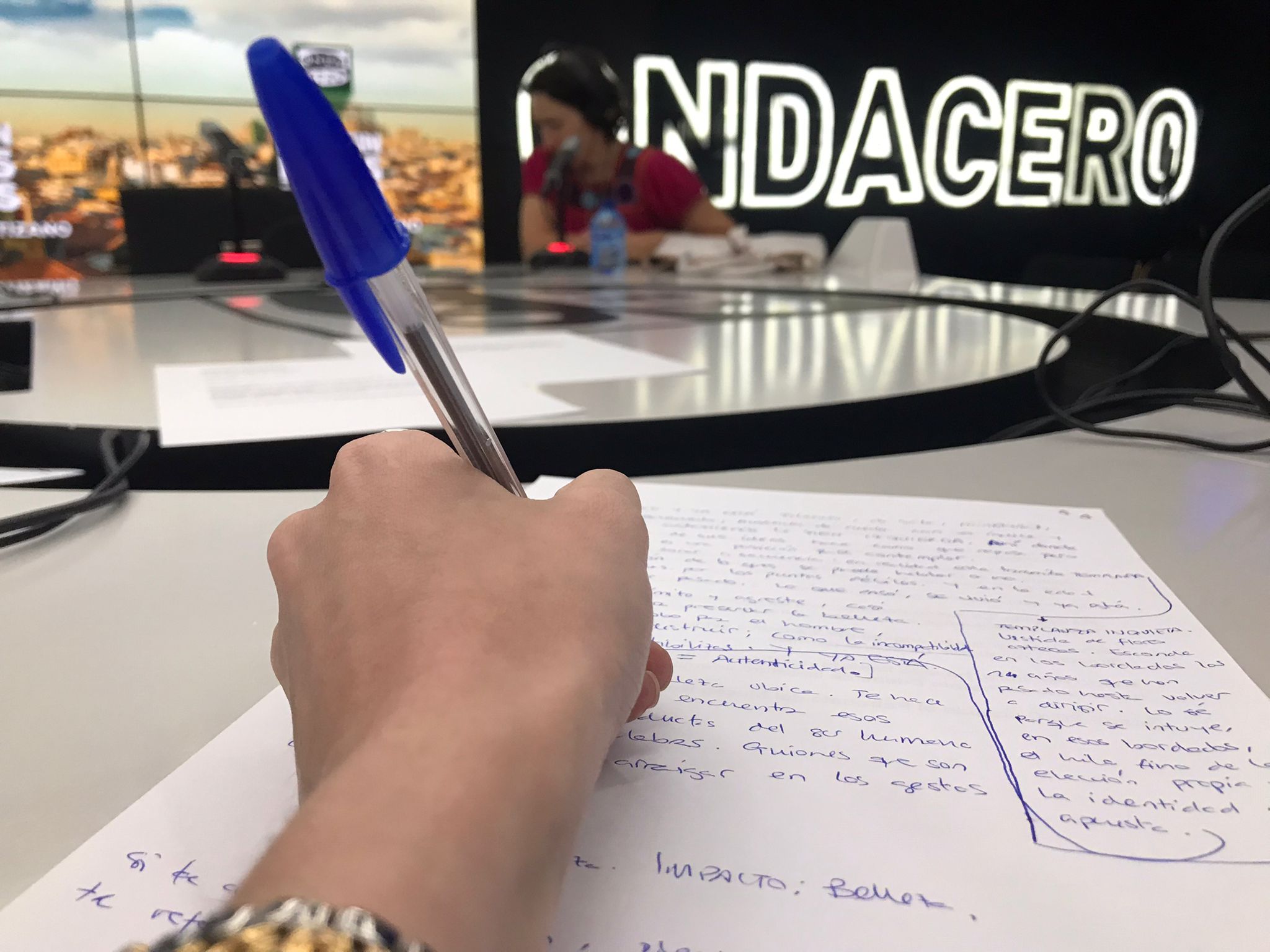 El garabato de Isabel Lobo a Ángeles González-Sinde: "Encuentra la autenticidad en las conductas del ser humano y la convierte en palabras" El garabato de Isabel Lobo a Ángeles González-Sinde: "Encuentra la autenticidad en las conductas del ser humano y la convierte en palabras"