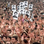 25 años después del asesinato de Miguel Ángel Blanco: cómo un pueblo se plantó frente a ETA