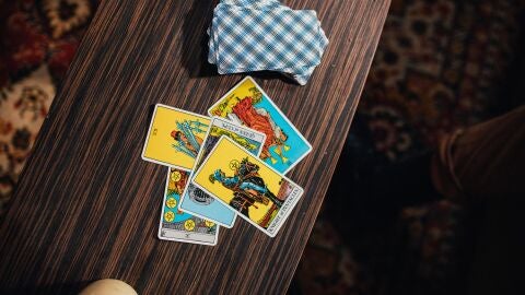 Imagen de archivo de unas cartas de tarot/ Pexels