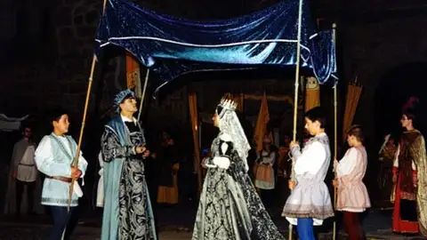 Representación de la Vaquera de la Finojosa Representación de la Vaquera de la Finojosa