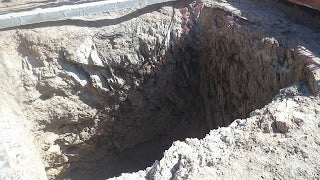 Valencia de Alcántara entierra los restos de los 49 cuerpos de represaliados por el franquismo hallados en la mina Terría Valencia de Alcántara entierra los restos de los 49 cuerpos de represaliados por el franquismo hallados en la mina Terría