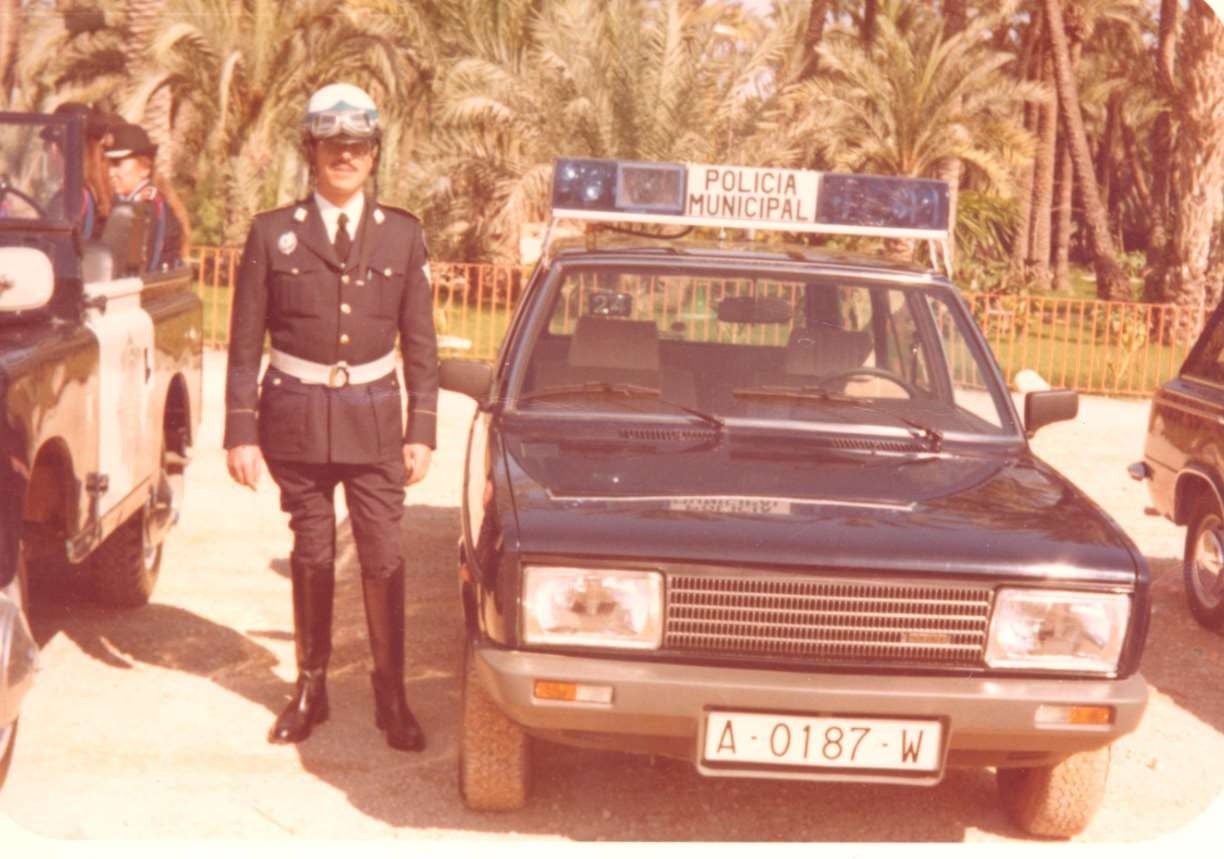 Unidad de Atestados de la Policía Local de Elche: 50 años de investigación y en desarrollo a la par que el crecimiento de la ciudad Unidad de Atestados de la Policía Local de Elche: 50 años de investigación y en desarrollo a la par que el crecimiento de la ciudad