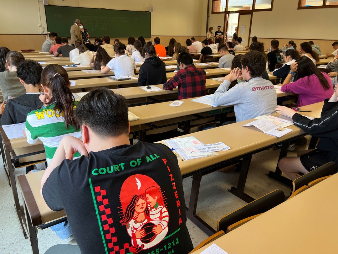 Nueva medida anticrisis: becas extra de 100 euros al mes para estudiantes Nueva medida anticrisis: becas extra de 100 euros al mes para estudiantes