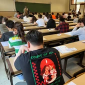 Nueva medida anticrisis: becas extra de 100 euros al mes para estudiantes Nueva medida anticrisis: becas extra de 100 euros al mes para estudiantes