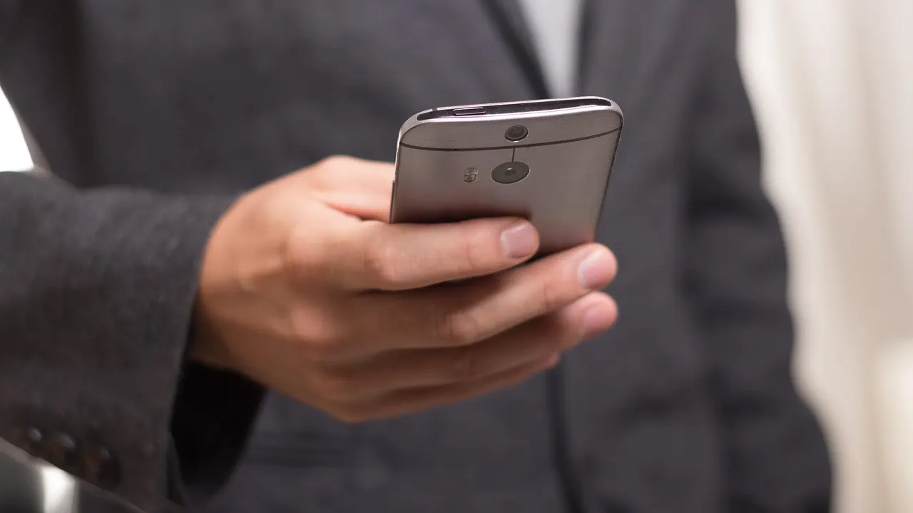 Borra estas apps de tu móvil ya, te están robando