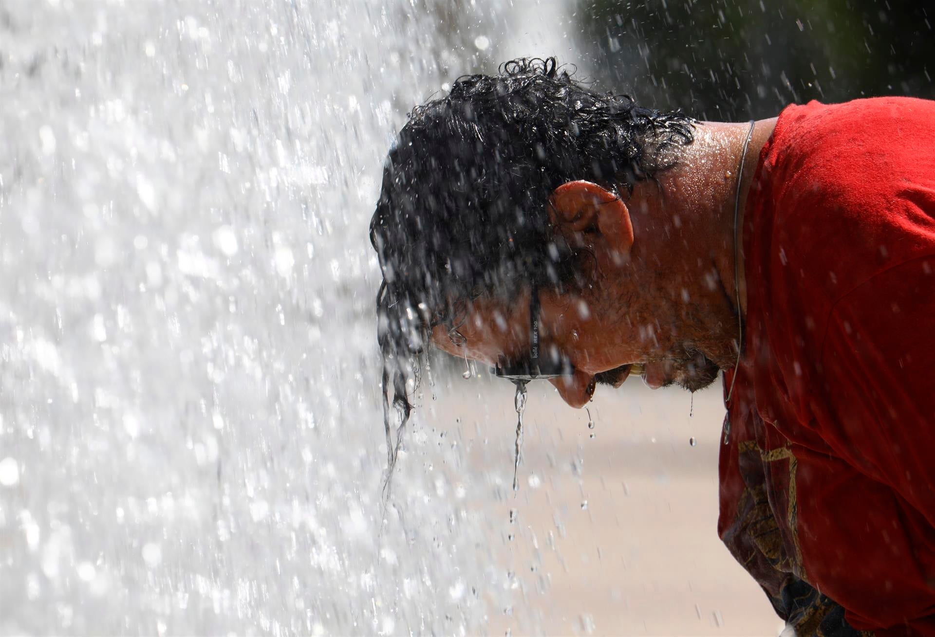 Cuatro enfermedades relacionadas con el calor: estos son los síntomas que debes vigilar Cuatro enfermedades relacionadas con el calor: estos son los síntomas que debes vigilar