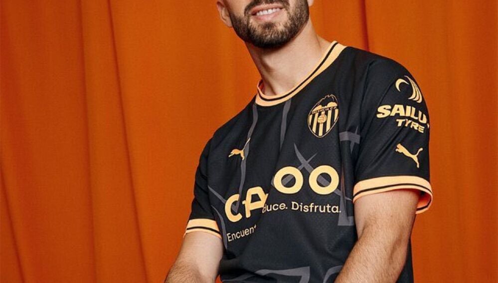 Gayá luce la segunda equipación