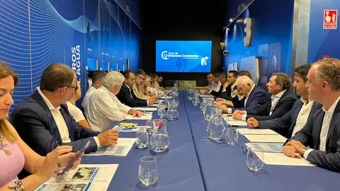 Reunión preparativa de la tercera Gala de Empresas Centenarias Reunión preparativa de la tercera Gala de Empresas Centenarias
