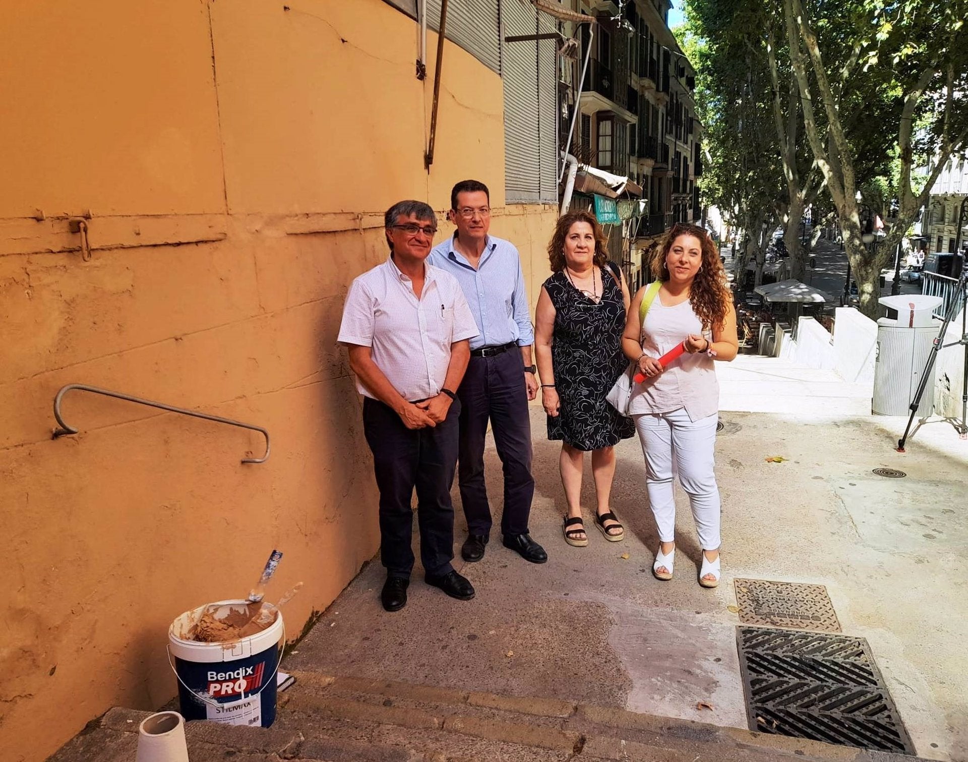 Emaya y Cort borran más de 3.000 pintadas en medio año y limpian 364 metros cuadrados de grafitis en las murallas Emaya y Cort borran más de 3.000 pintadas en medio año y limpian 364 metros cuadrados de grafitis en las murallas