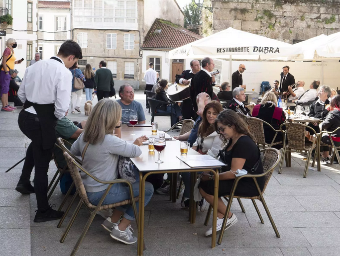 Sindicatos y patronal firman el convenio de hostelería de la Región de Murcia que afecta a más de 35.000 personas Sindicatos y patronal firman el convenio de hostelería de la Región de Murcia que afecta a más de 35.000 personas