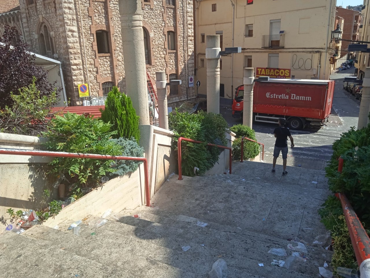 La Vaquilla deja 80 toneladas de basura en las calles La Vaquilla deja 80 toneladas de basura en las calles