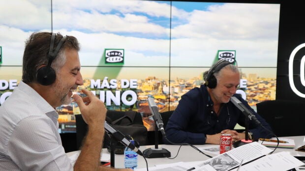 Carlos Alsina y Juan Ramón Lucas en 'Más de uno'