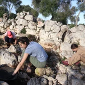 Arqueólogos trabajando en el yacimiento. Arqueólogos trabajando en el yacimiento.