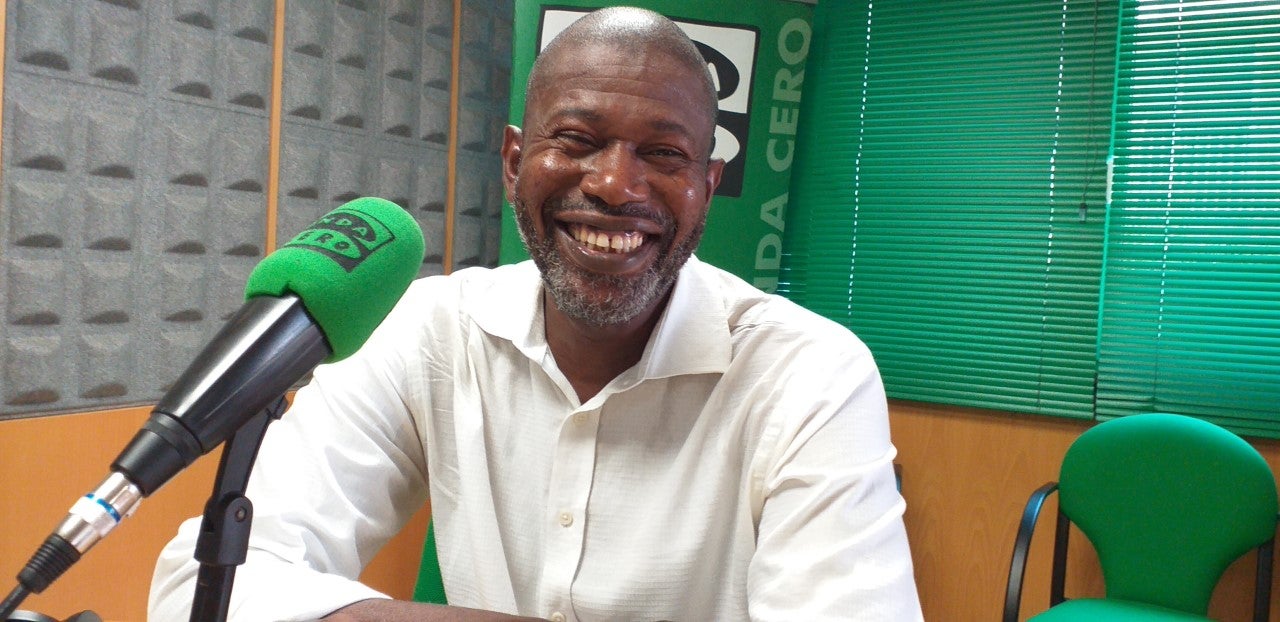 Bilal Traore: "mi nuevo libro es una colección de cuentos para adultos de aquí y de allá" Bilal Traore: "mi nuevo libro es una colección de cuentos para adultos de aquí y de allá"