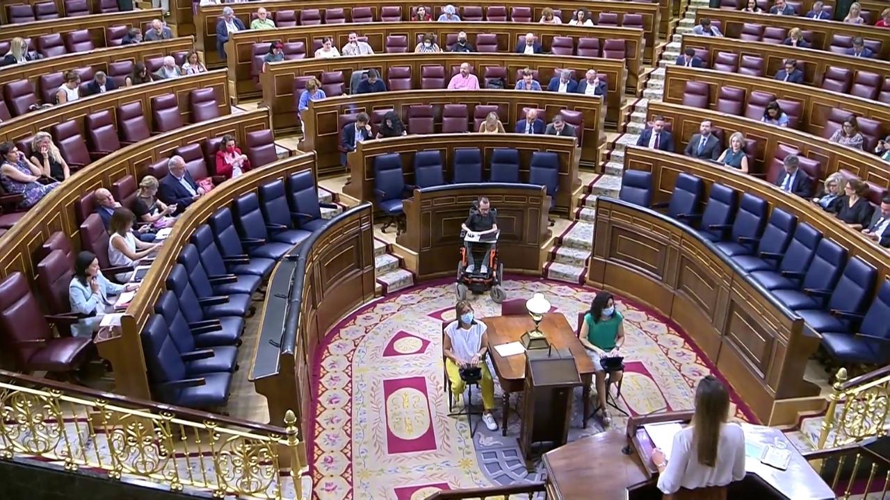 Oleada de críticas al Gobierno tras ignorar las propuestas de la oposición: ni un solo ministro en el Congreso Oleada de críticas al Gobierno tras ignorar las propuestas de la oposición: ni un solo ministro en el Congreso