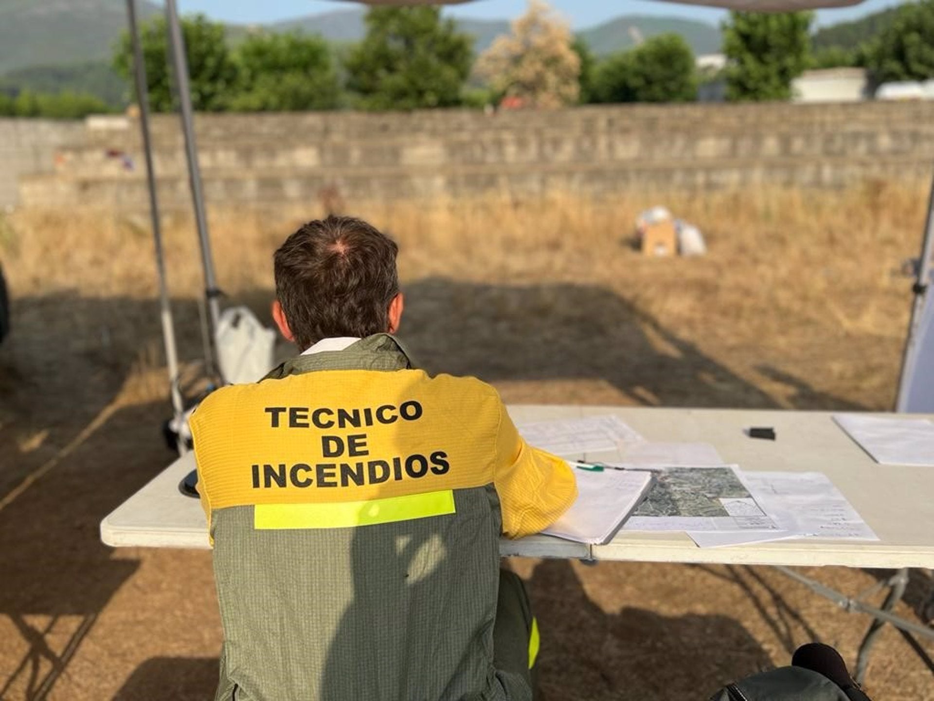 El 112 mantiene las evacuaciones preventivas de los seis núcleos poblacionales por el incendio de Las Hurdes El 112 mantiene las evacuaciones preventivas de los seis núcleos poblacionales por el incendio de Las Hurdes