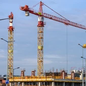 Grúas construyendo viviendas en España Grúas construyendo viviendas en España