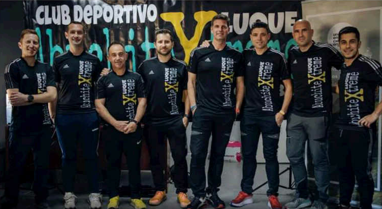 Un grupo de deportistas de Luque, de carrera a Santiago de Compostela Un grupo de deportistas de Luque, de carrera a Santiago de Compostela
