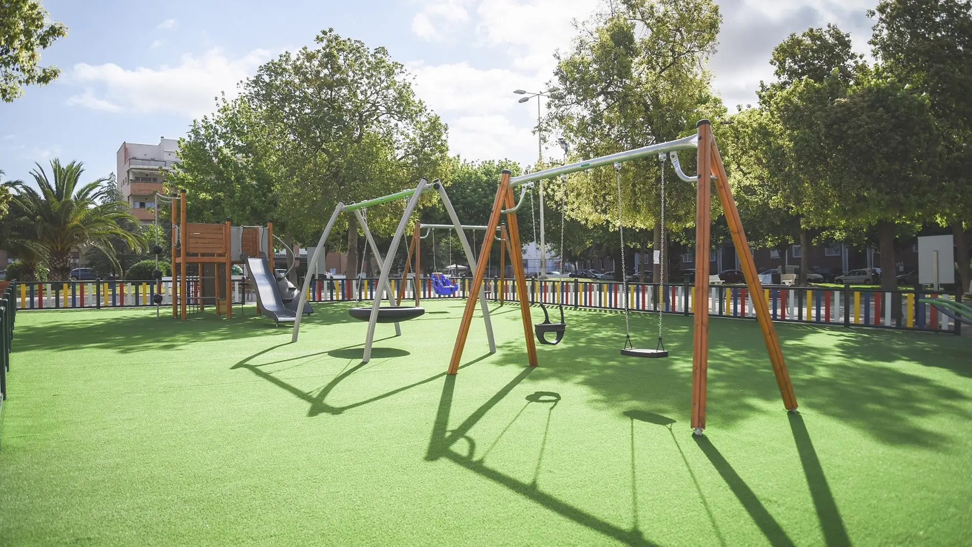 2,7 millones € para reformar parques infantiles de Ciudad de la Infancia e instalaciones deportivas en Las Abadías